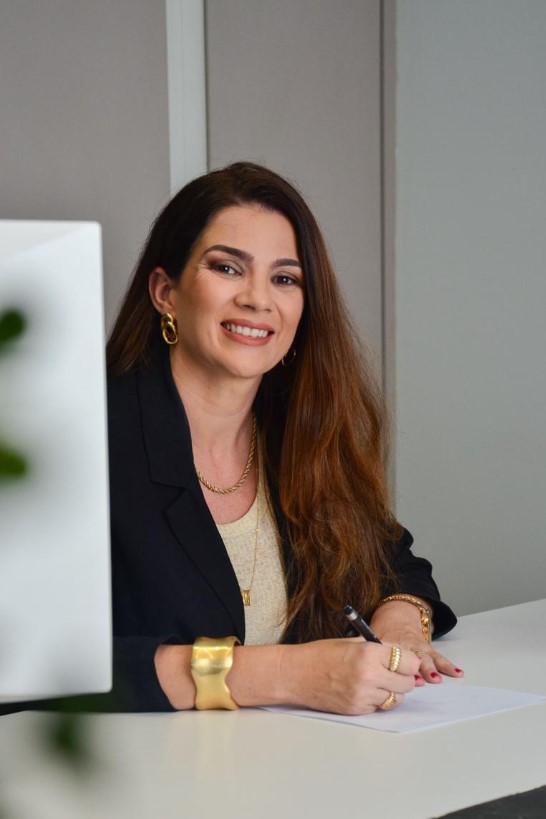 Dra. Analú Capacio Cuerci Falcão